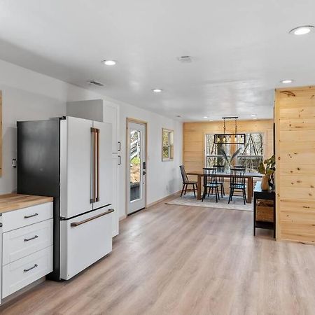 New! Modern Cabin With Two Decks, Bar & Game Room! Gatlinburg Ngoại thất bức ảnh