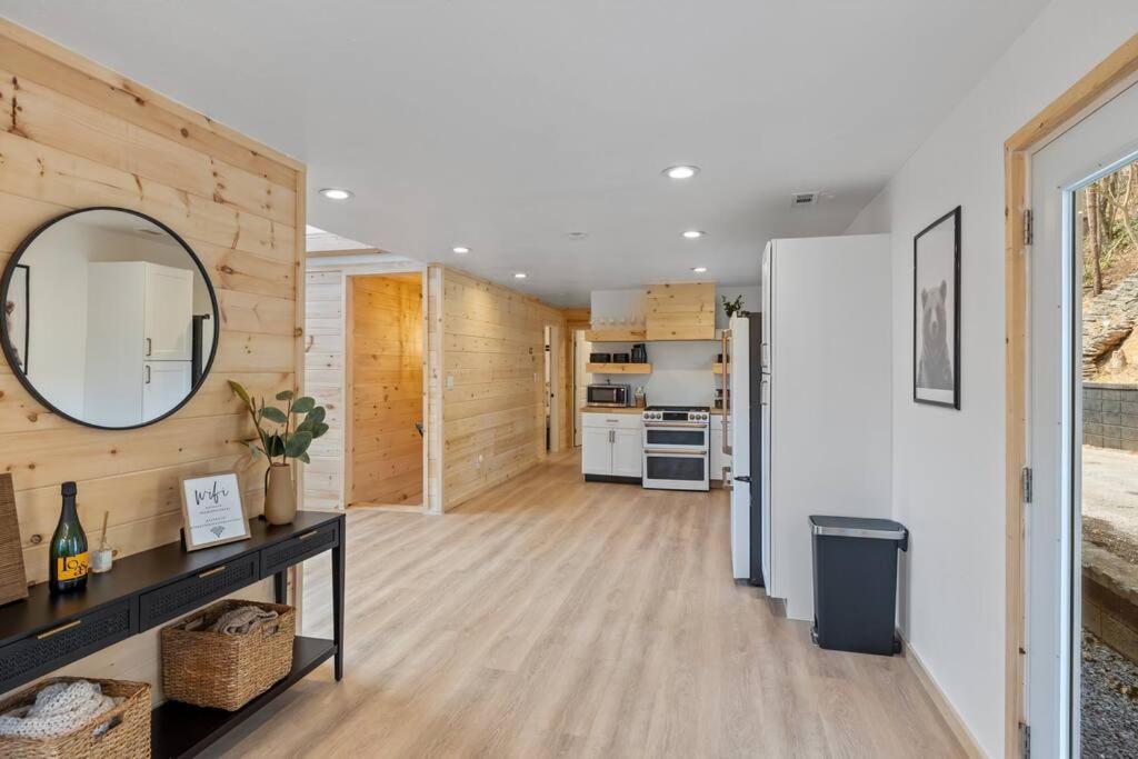 New! Modern Cabin With Two Decks, Bar & Game Room! Gatlinburg Ngoại thất bức ảnh