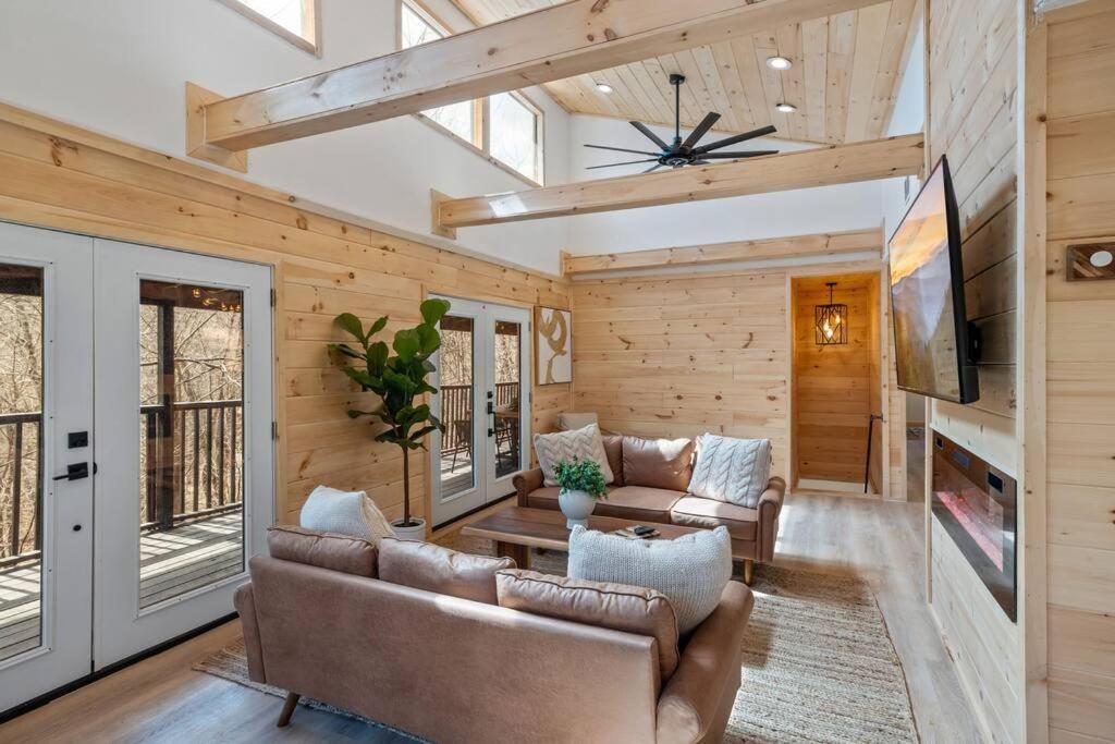 New! Modern Cabin With Two Decks, Bar & Game Room! Gatlinburg Ngoại thất bức ảnh