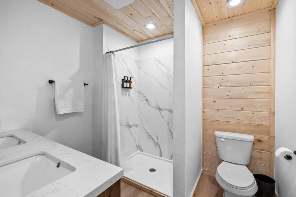 New! Modern Cabin With Two Decks, Bar & Game Room! Gatlinburg Ngoại thất bức ảnh