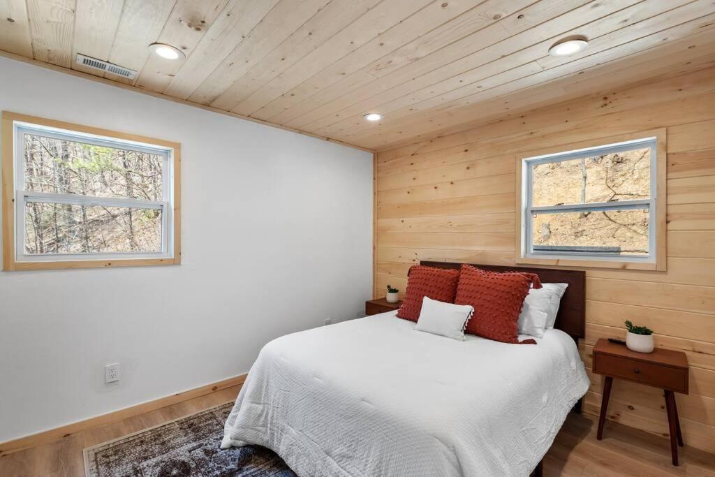New! Modern Cabin With Two Decks, Bar & Game Room! Gatlinburg Ngoại thất bức ảnh