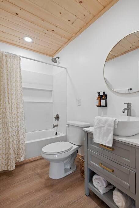New! Modern Cabin With Two Decks, Bar & Game Room! Gatlinburg Ngoại thất bức ảnh